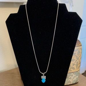 925 sterling silver necklace W/ beautiful pendant